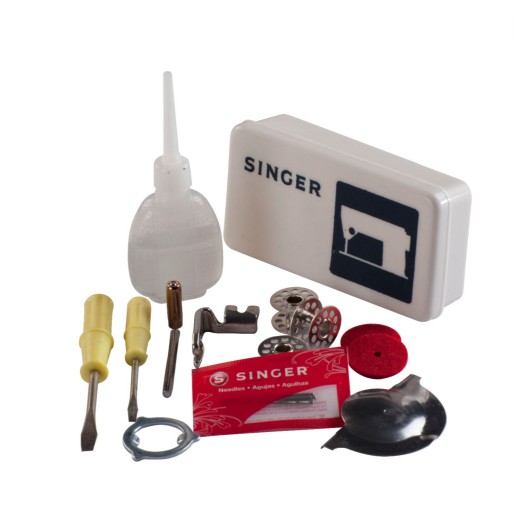 SINGER Sewing Machine With Cover